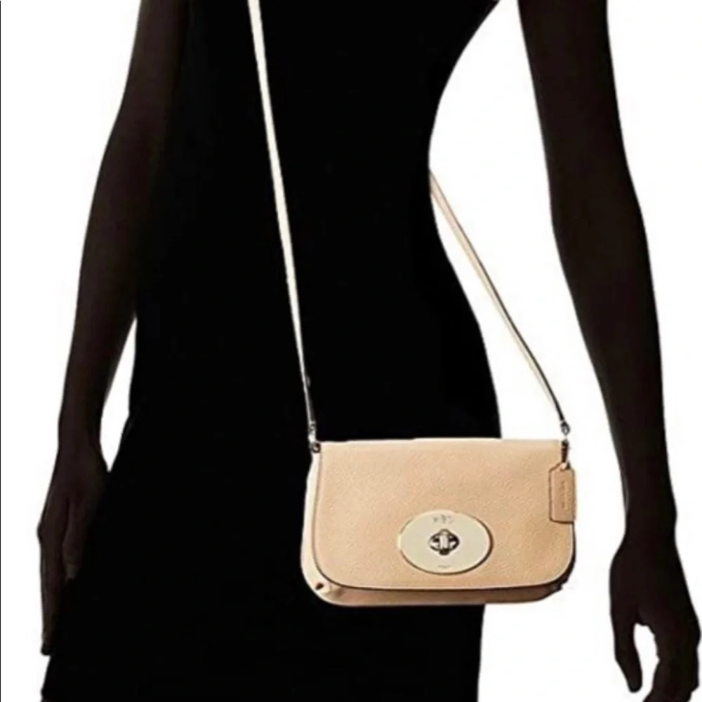 Coach - Picture 12 of 12